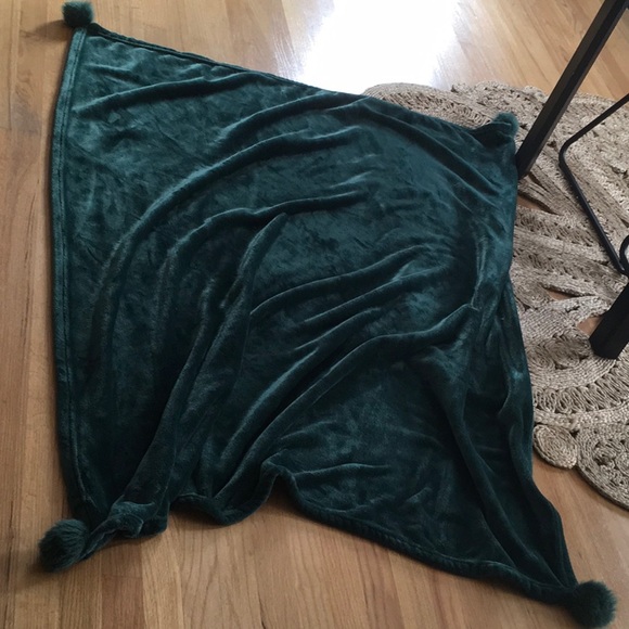 Opalhouse Other - Opalhouse Plush Green Throw Blanket